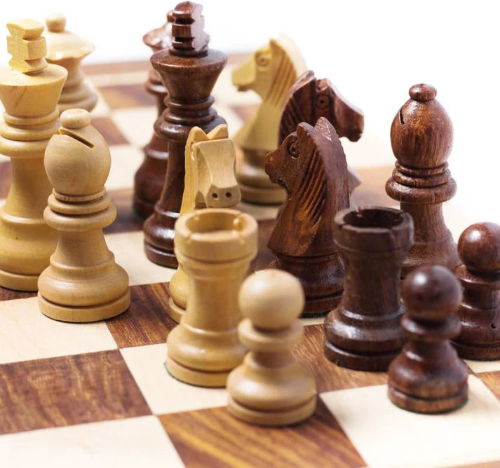 Playminds 12 Inches Handcrafted Magnetic Foldable Wooden Handcrafted Chess Set Chess Board with handcrafted wooden magnetic chess pieces (Indian Rosewood & Maple wood)