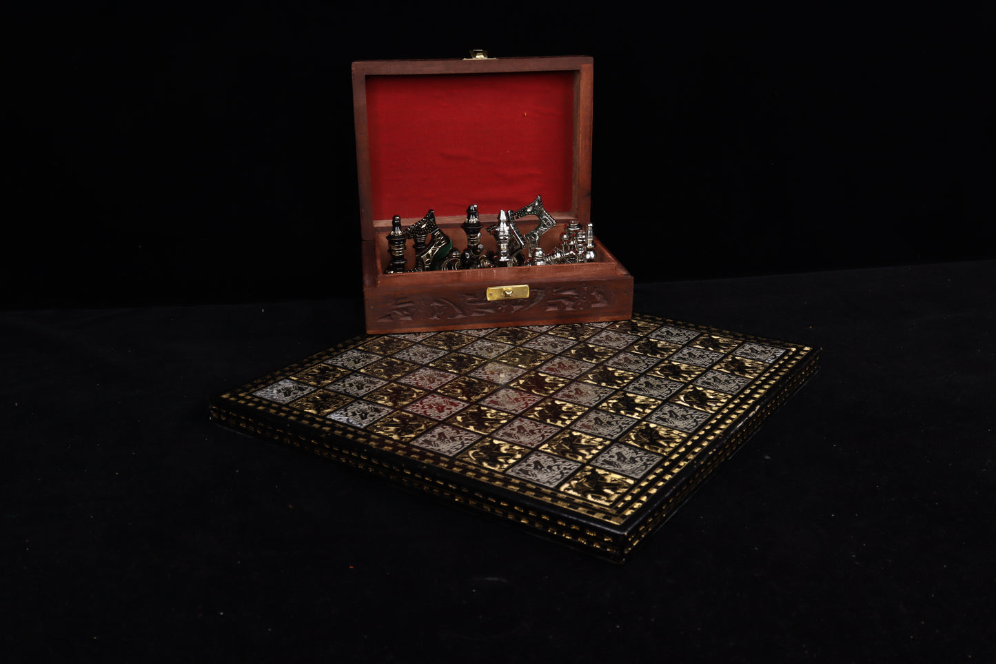 playminds Hand-Etched Silver & Black Metal Chess Set