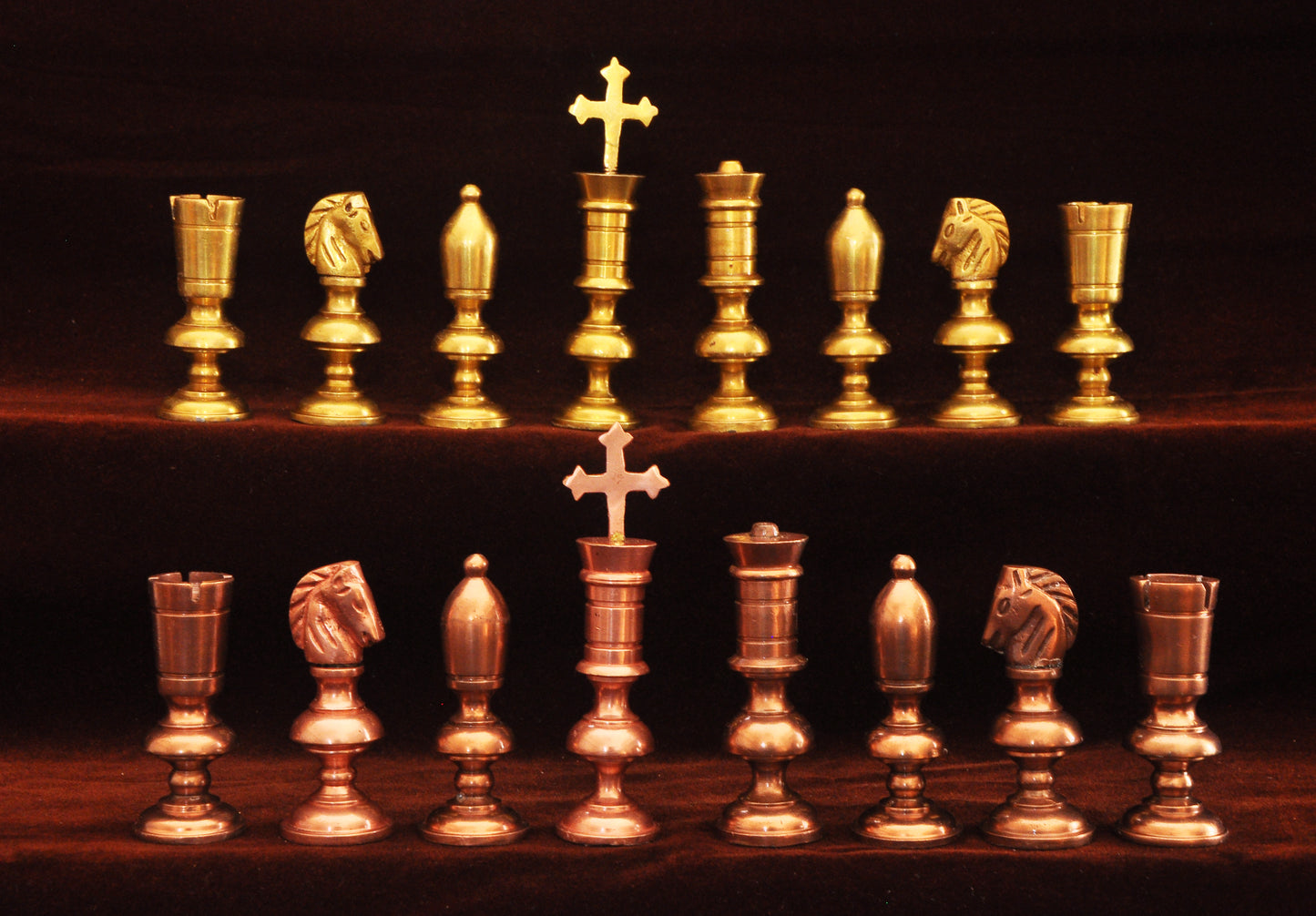 playminds Ultra-Slim Sculptural Metal Chess Set | Polished Brass & Gunmetal