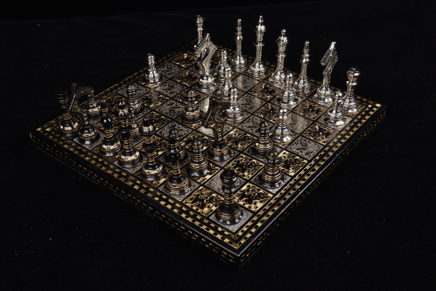 playminds Hand-Etched Silver & Black Metal Chess Set