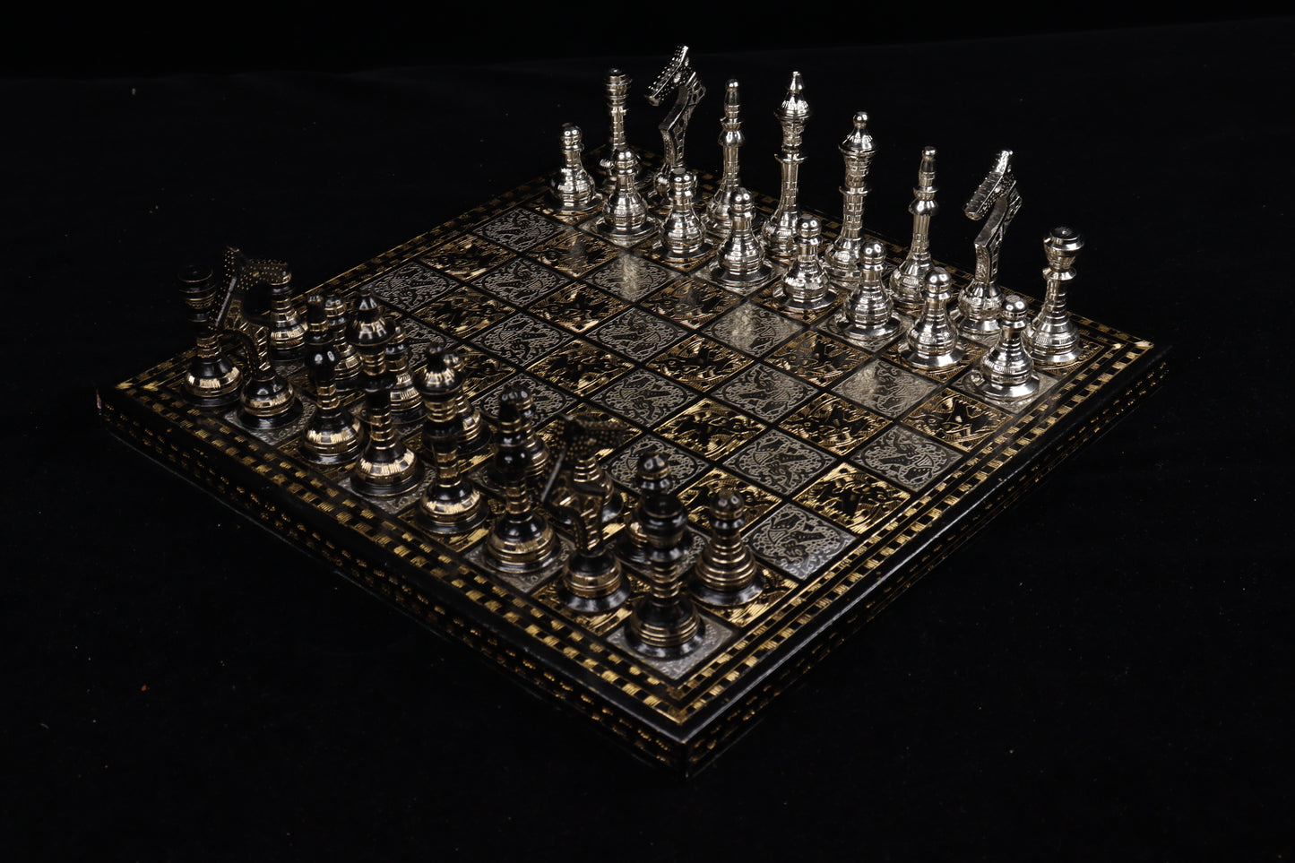 playminds Hand-Etched Silver & Black Metal Chess Set